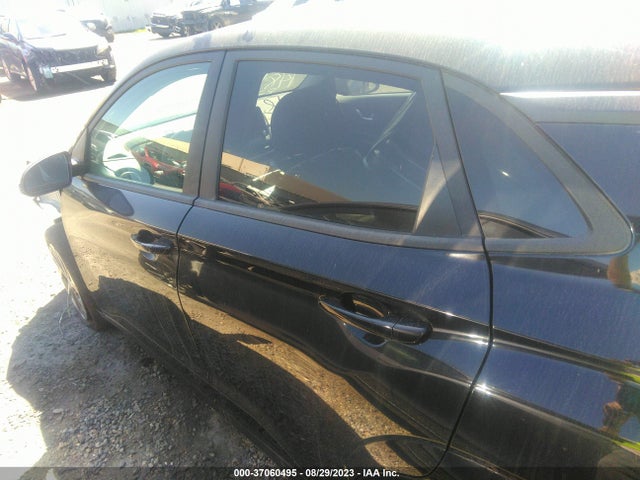 2022 Hyundai Kona, VIN: KM8K33AG1NU137019