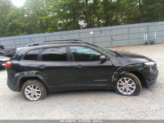 1C4PJLAB8GW303497 Jeep Cherokee Sport