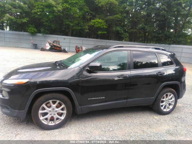 1C4PJLAB8GW303497 Jeep Cherokee Sport