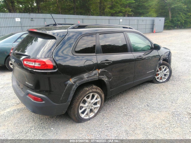 1C4PJLAB8GW303497 Jeep Cherokee Sport