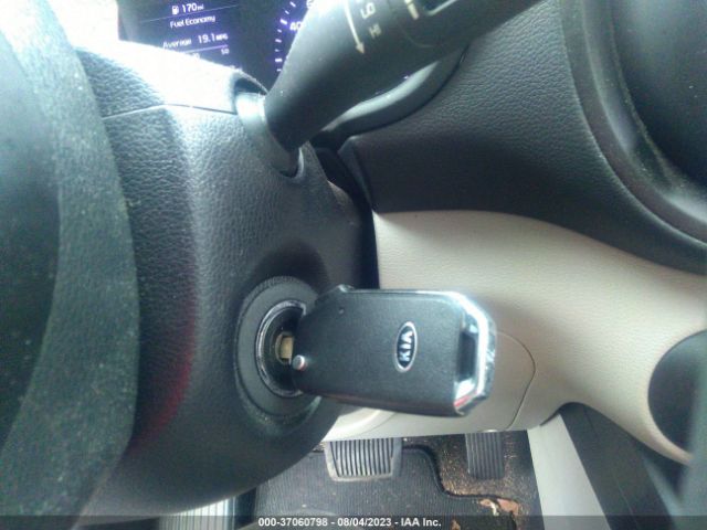 KNDJ23AU8L7045863 KIA SOUL LX