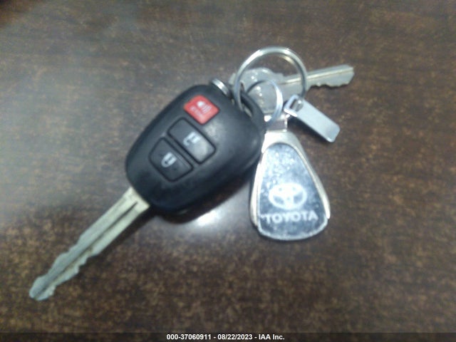 2018 TOYOTA RAV4 XLE/ADVENTURE VIN: JTMWFREV6JD116914