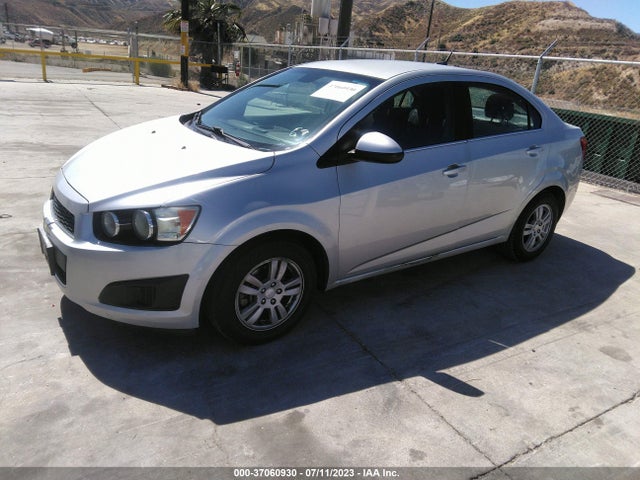 Chevrolet SONIC LT 2014 1G1JC5SH5E4198465 Image 2