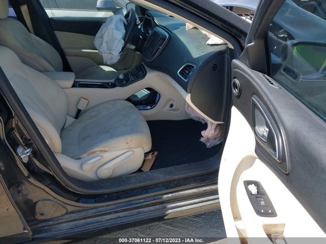 Chrysler 200 Limited 2015 1C3CCCAB7FN700264 Image 6