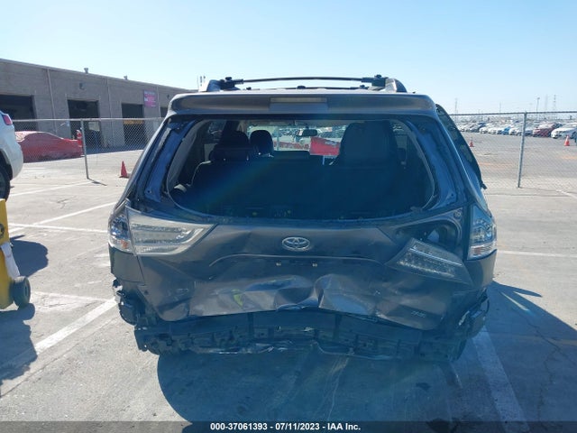 Toyota SIENNA SE 2017 5TDXZ3DC2HS786015 Image 9