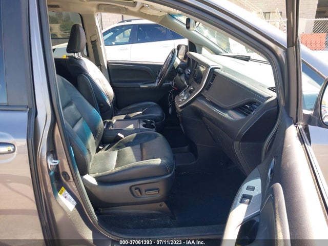 Toyota SIENNA SE 2017 5TDXZ3DC2HS786015 Image 12