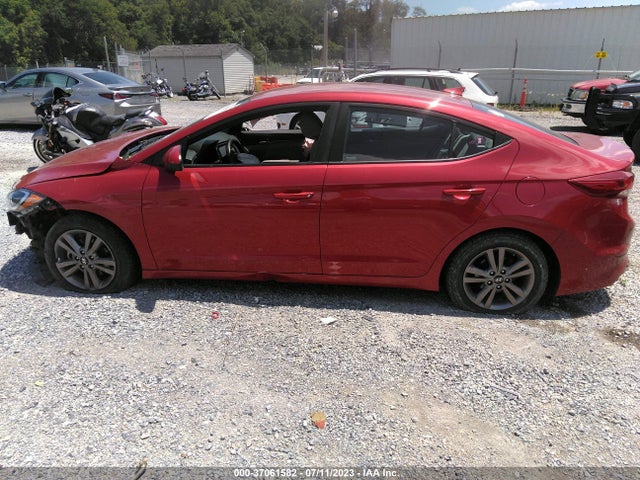 2018 HYUNDAI ELANTRA SEL VIN: 5NPD84LF3JH219900