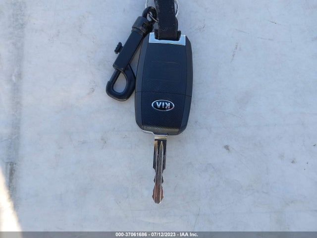 KIA FORTE LX 2016 KNAFK4A66G5574465 Image 3