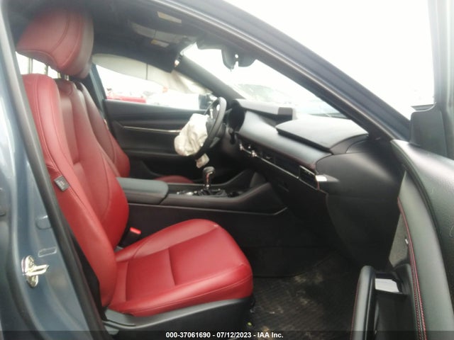 2023 MAZDA MAZDA3 HATCHBACK 2.5 S CARBON EDITION VIN: JM1BPBLM7P1607211