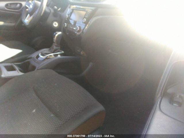 JN1BJ1AW2NW475204 Nissan Rogue Sport S