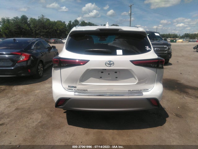 Toyota Highlander Platinum 2022 5TDFZRBHXNS173780 Image 8