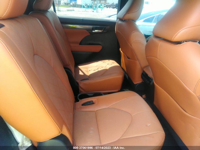 Toyota Highlander Platinum 2022 5TDFZRBHXNS173780 Image 14