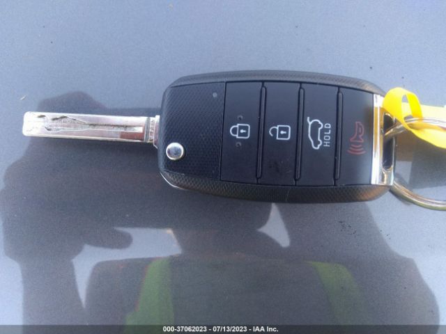 KNDPMCAC7L7809617 KIA Sportage Lx