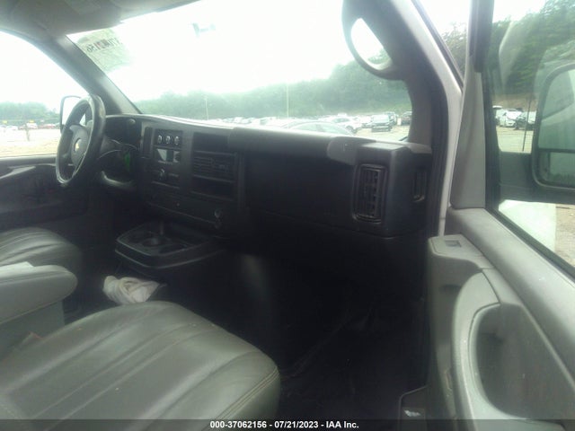 2011 CHEVROLET EXPRESS CARGO VAN VIN: 1GCSHAF47B1117489