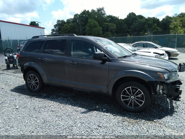 2018 3C4PDCAB9JT208676 main image