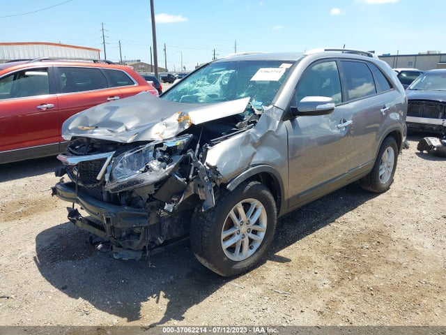 2014 KIA SORENTO LX VIN: 5XYKT3A60EG455324