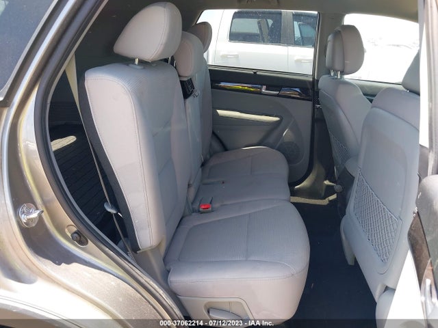 2014 KIA SORENTO LX VIN: 5XYKT3A60EG455324
