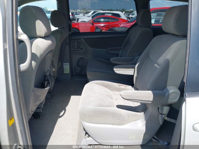 2004 TOYOTA SIENNA LE VIN: 5TDZA23C44S005694