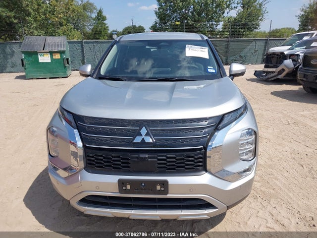 JA4J3UA89PZ013627 Mitsubishi Outlander Se