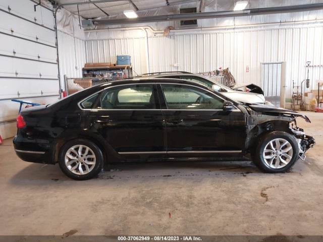 1VWAS7A37GC047015 Volkswagen Passat 1.8t S