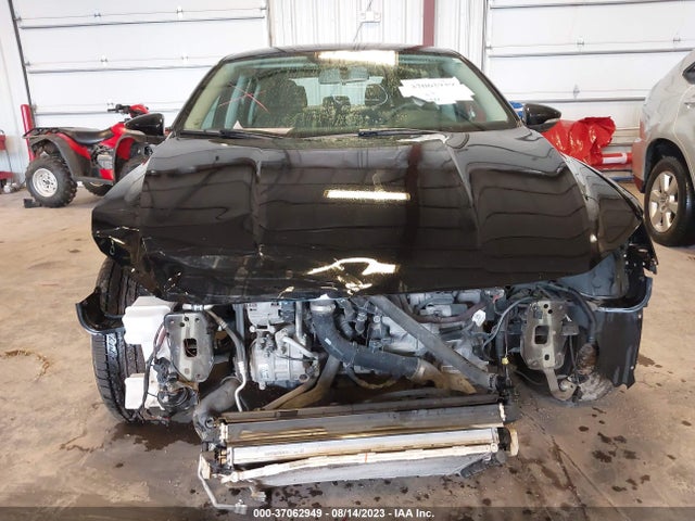 1VWAS7A37GC047015 Volkswagen Passat 1.8t S