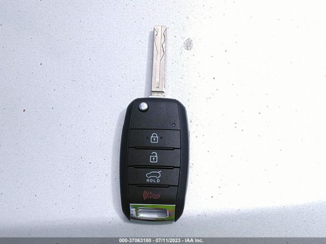 KNDJN2A27H7884538 KIA Soul Base