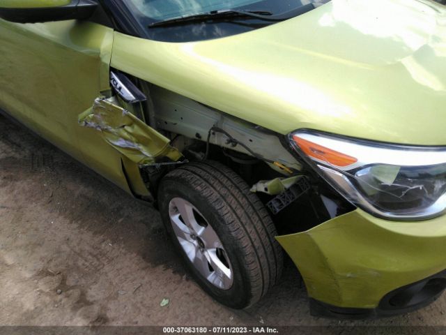 KNDJN2A27H7884538 KIA Soul Base