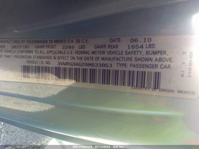 2010 VOLKSWAGEN NEW BEETLE COUPE VIN: 3VWRG3AG2AM033853
