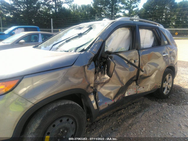 2013 KIA SORENTO EX VIN: 5XYKUDA67DG385001