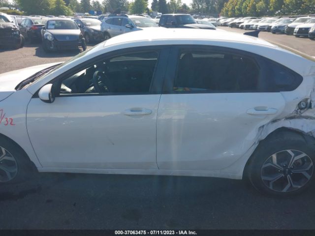 3KPF24AD9ME290037 KIA Forte Lxs