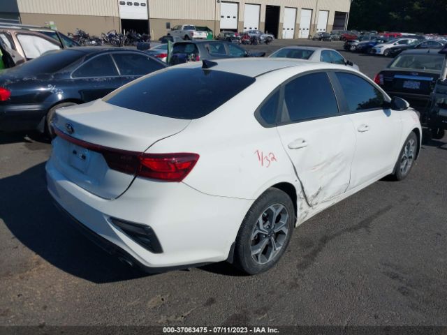 3KPF24AD9ME290037 KIA Forte Lxs
