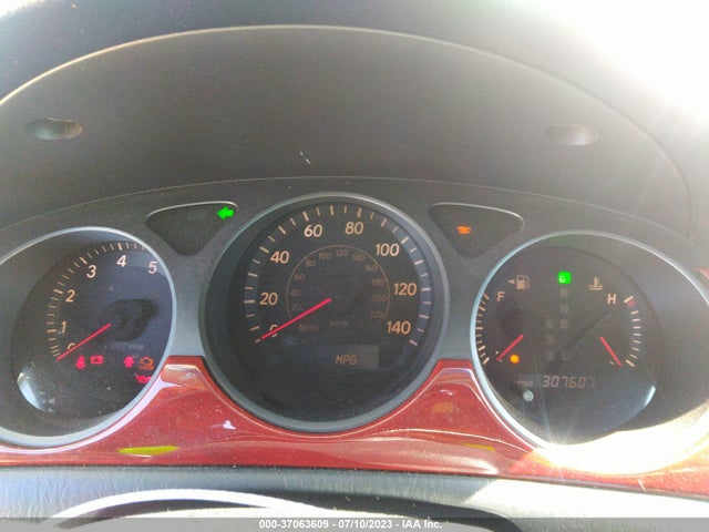 2002 LEXUS ES 300 VIN: JTHBF30G120070565
