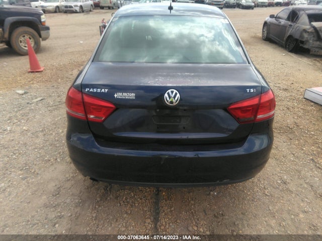1VWAT7A32FC077549 Volkswagen Passat 1.8t S
