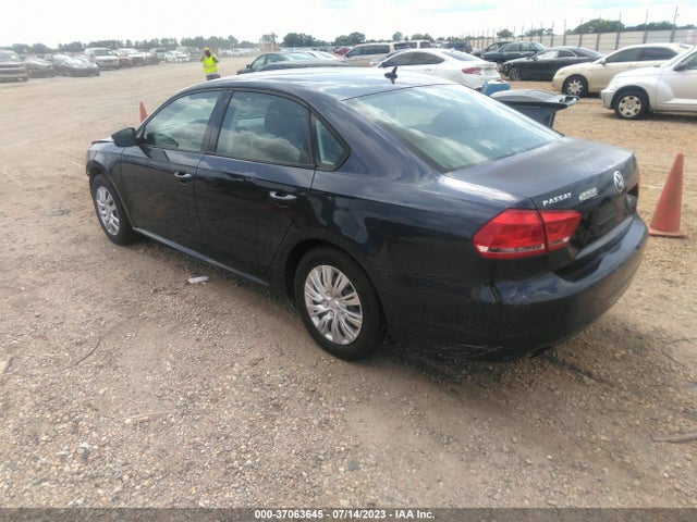 1VWAT7A32FC077549 Volkswagen Passat 1.8t S