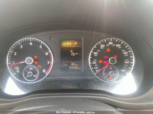1VWAT7A32FC077549 Volkswagen Passat 1.8t S