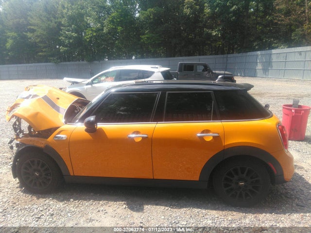 2016 MINI COOPER HARDTOP 4 DOOR S VIN: WMWXU3C54G2D28757