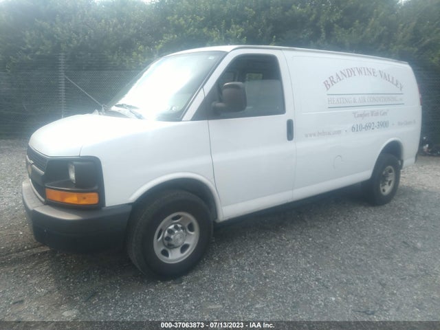 Chevrolet EXPRESS CARGO VAN 2015 1GCWGFCF3F1280511 Image 2