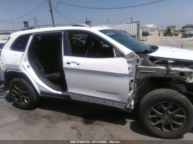 1C4PJMCS7GW105478 Jeep Cherokee Latitude