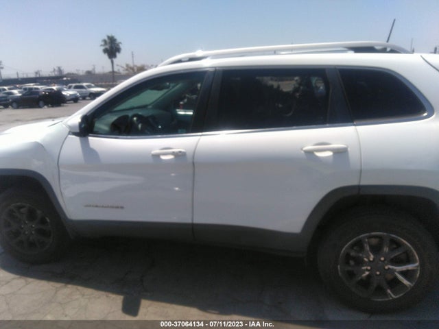 1C4PJMCS7GW105478 Jeep Cherokee Latitude