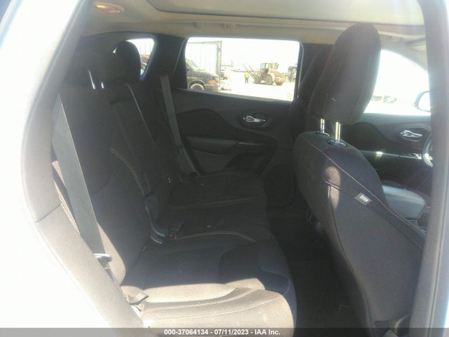 1C4PJMCS7GW105478 Jeep Cherokee Latitude