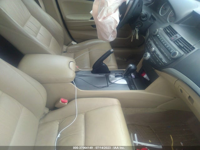 2011 HONDA ACCORD SDN SE VIN: 1HGCP2F66BA004844