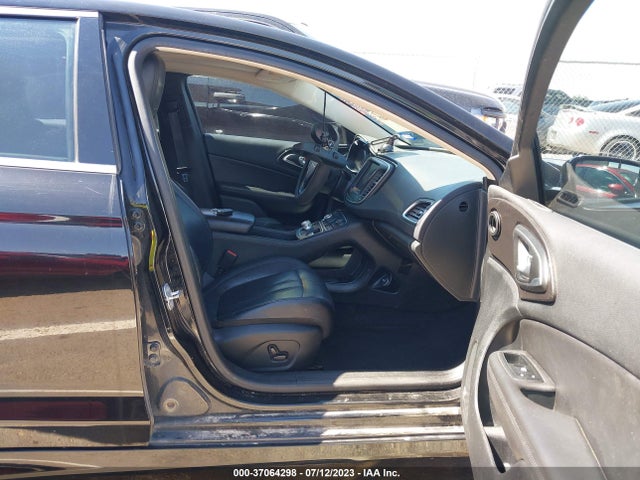 1C3CCCCBXFN588508 Chrysler 200 C