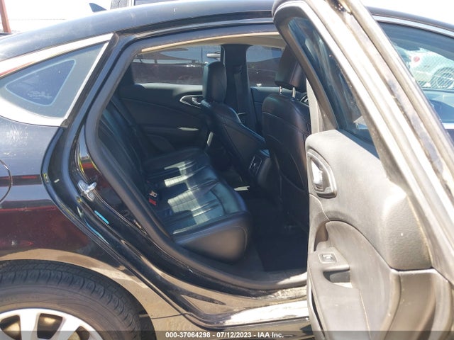 1C3CCCCBXFN588508 Chrysler 200 C