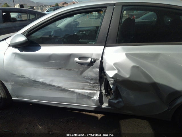 2021 KIA FORTE LXS VIN: 3KPF24AD1ME307736