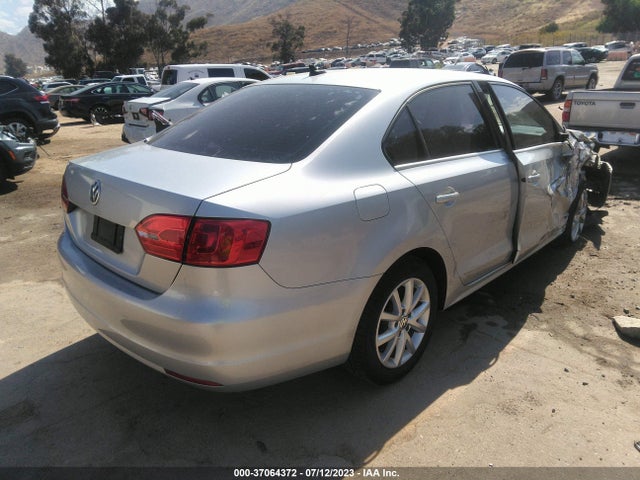 3VWD17AJ6EM396175 Volkswagen Jetta Sedan Se W/connectivity