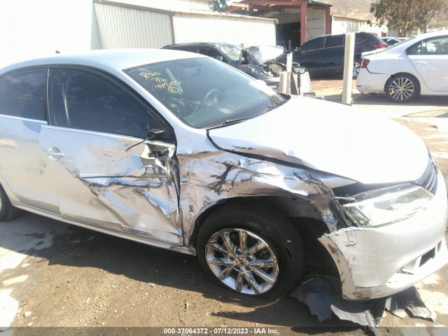 3VWD17AJ6EM396175 Volkswagen Jetta Sedan Se W/connectivity