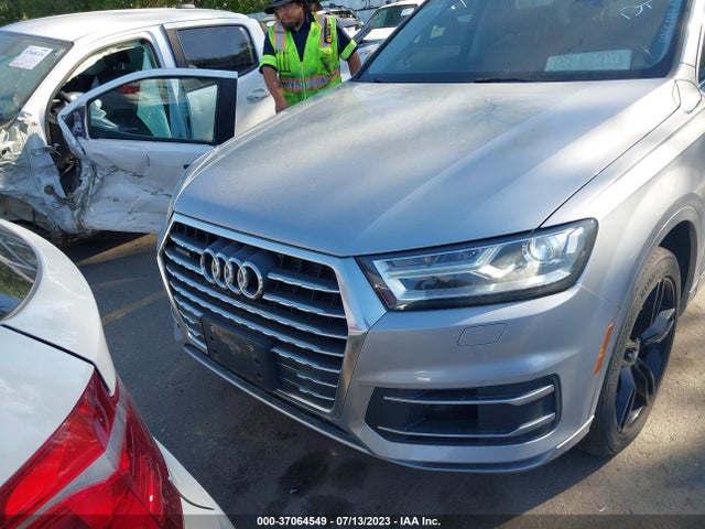 WA1LAAF7XHD000669 Audi Q7 Premium Plus