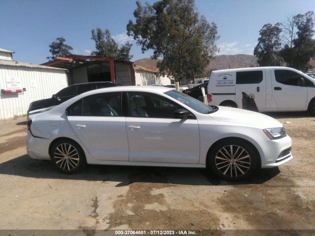3VWD17AJ7GM306065 Volkswagen Jetta Sedan 1.8t Sport