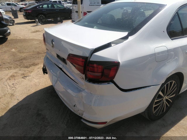 3VWD17AJ7GM306065 Volkswagen Jetta Sedan 1.8t Sport