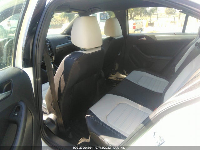 3VWD17AJ7GM306065 Volkswagen Jetta Sedan 1.8t Sport